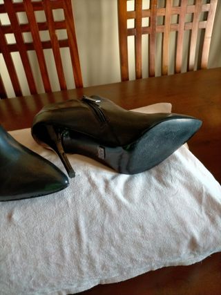 Preciosos botines Adolfo Domínguez 