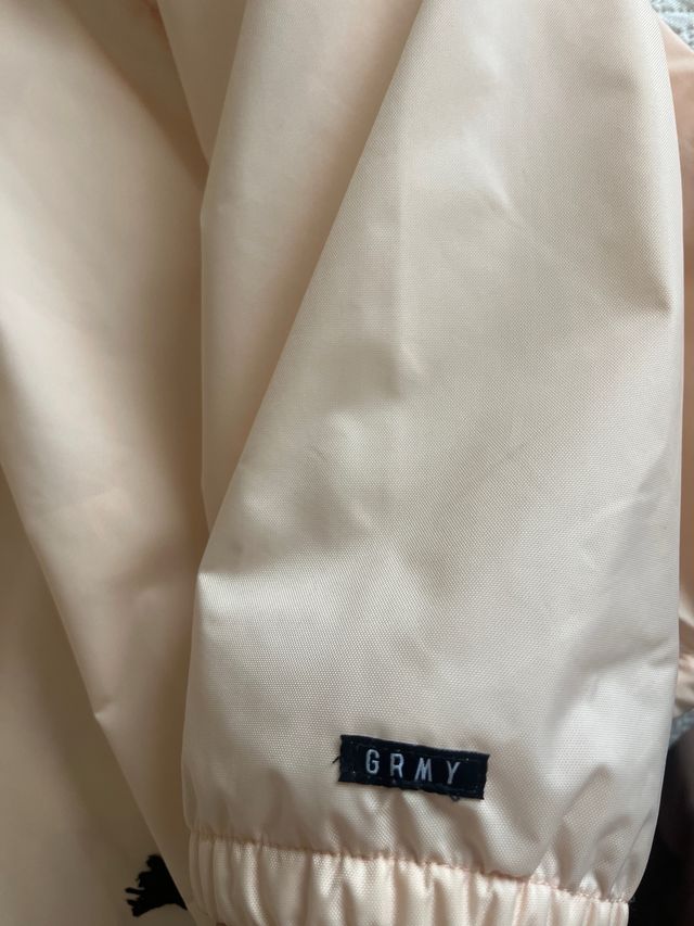 Se vende chaqueta grmey