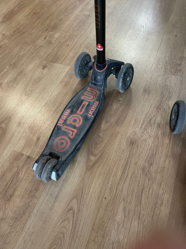 Patinetes micro, niños y adulto