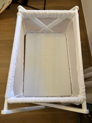 Minicuna de madera blanca