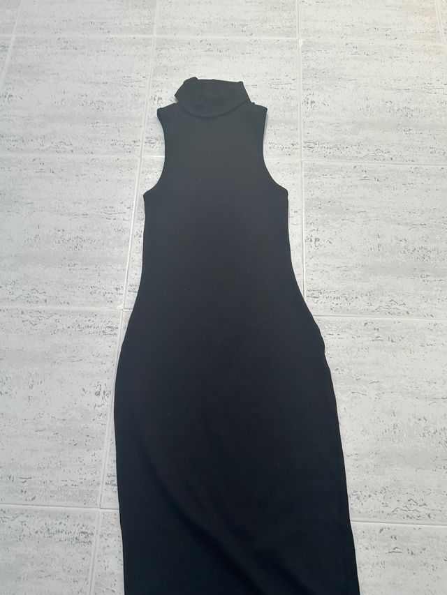 Vestido negro de Zara