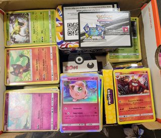 Lote de unas 500 cartas de Pokémon