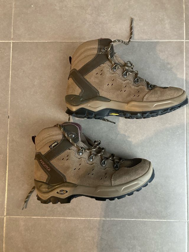 Botas de montaña y trekking