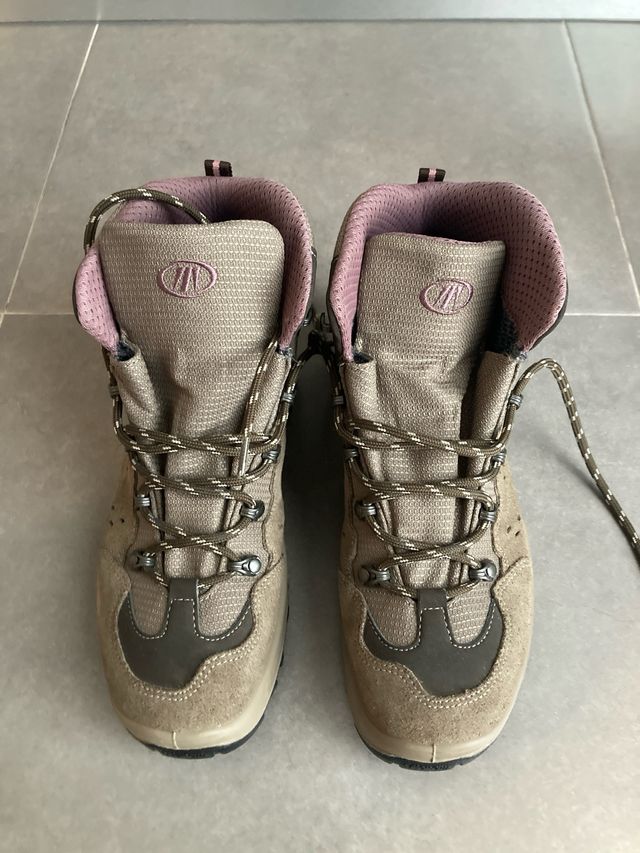 Botas de montaña y trekking