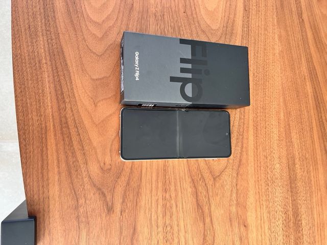 Movil Samsung Galaxy Z Flip 4