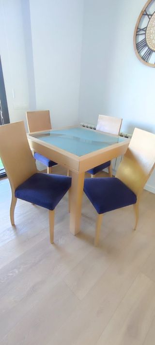 Juego de mesa y sillas de comedor