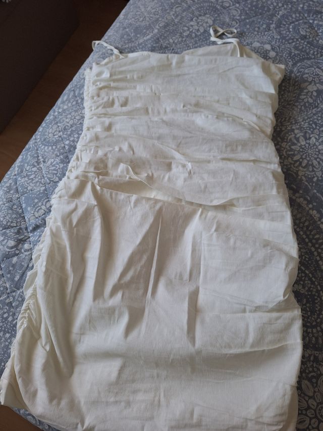 Vestido corto blanco de Zara