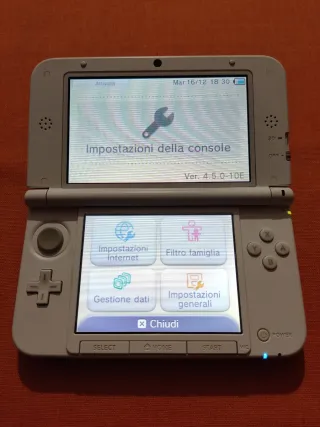 Nintendo 3DS XL bianco con scatola