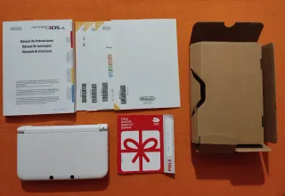 Nintendo 3DS XL bianco con scatola