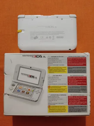 Nintendo 3DS XL bianco con scatola