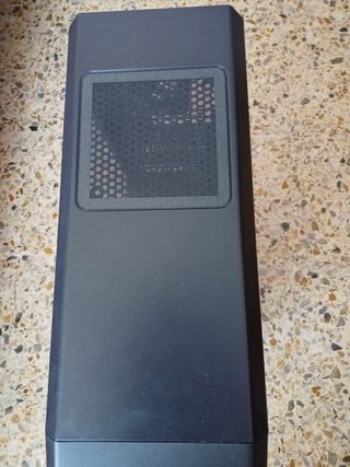 Caja ordenador con disquetera-grabadora 