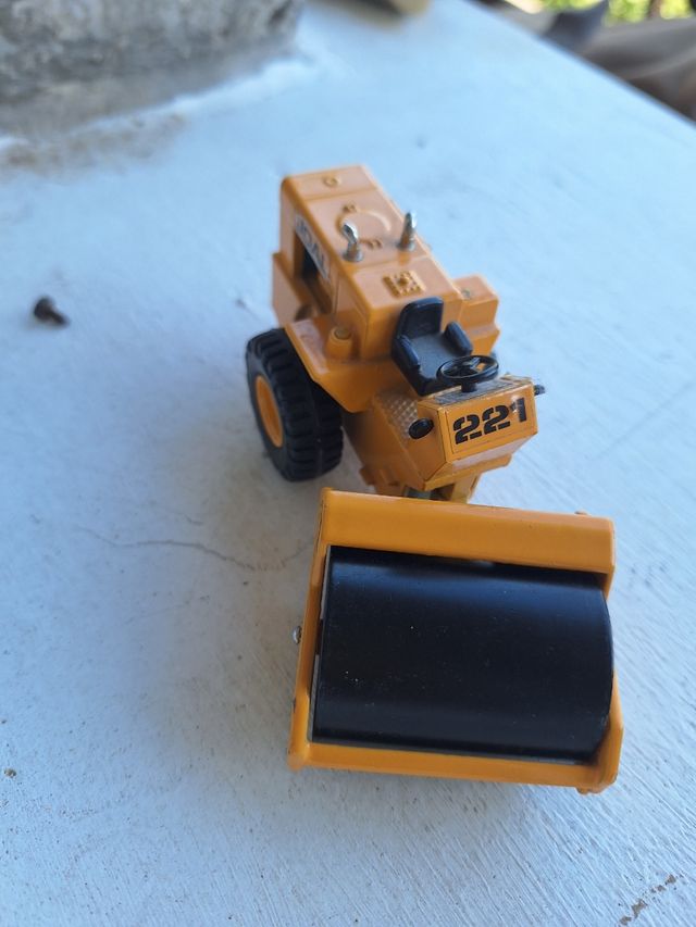 Apisonadora metálica