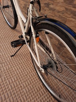 Bicicleta paseo Fairway B-Pro blanca