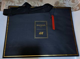 Bols  de H&M  for  Balmain