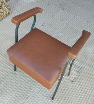 Sillón con inodoro vintage