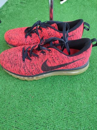 Zapatillas Nike 42 hombre rojas de segunda mano por 40 EUR en Lasarte-Oria  en WALLAPOP