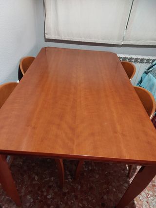MESA Y SILLAS PARA COMEDOR