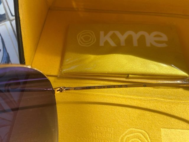 Occhiali da sole kyme stevie tipo rayban a goccia