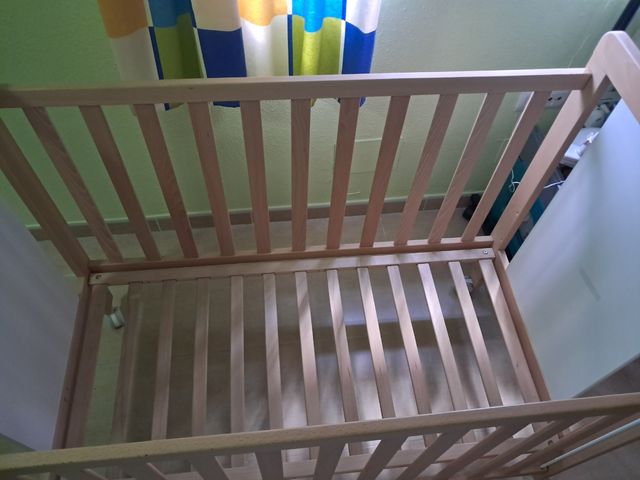 Cuna Mira luna + colchón visco + chichoneras