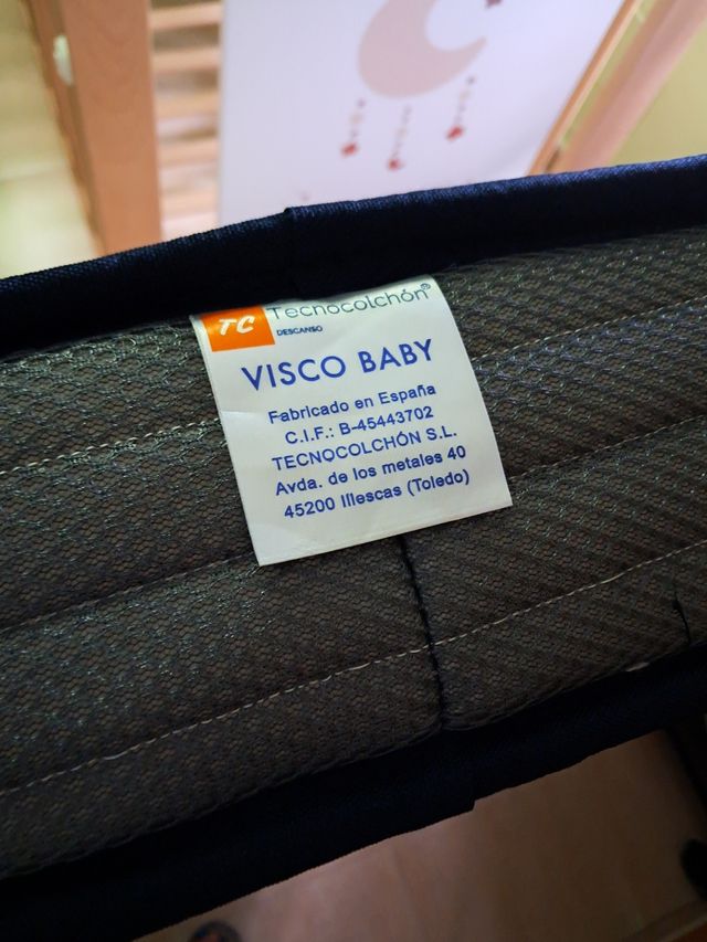 Cuna Mira luna + colchón visco + chichoneras