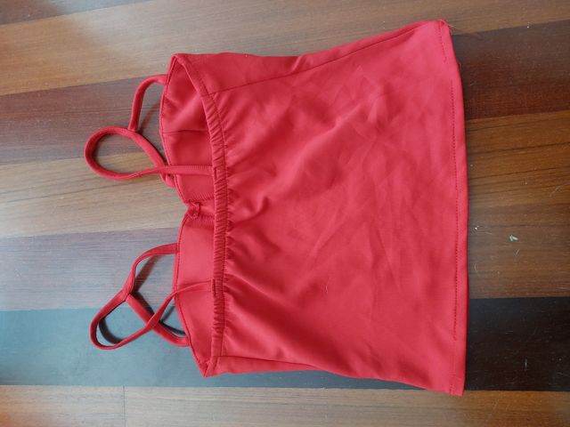 Camiseta top tirantes relleno