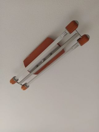 Lámpara de techo con tubos Led.