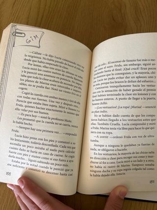 Libro 1 colección Zapatillas rojas