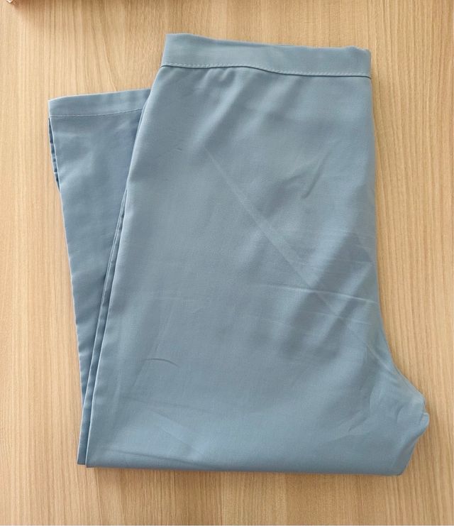 Pantaloni Capri in tessuto carta da zucchero