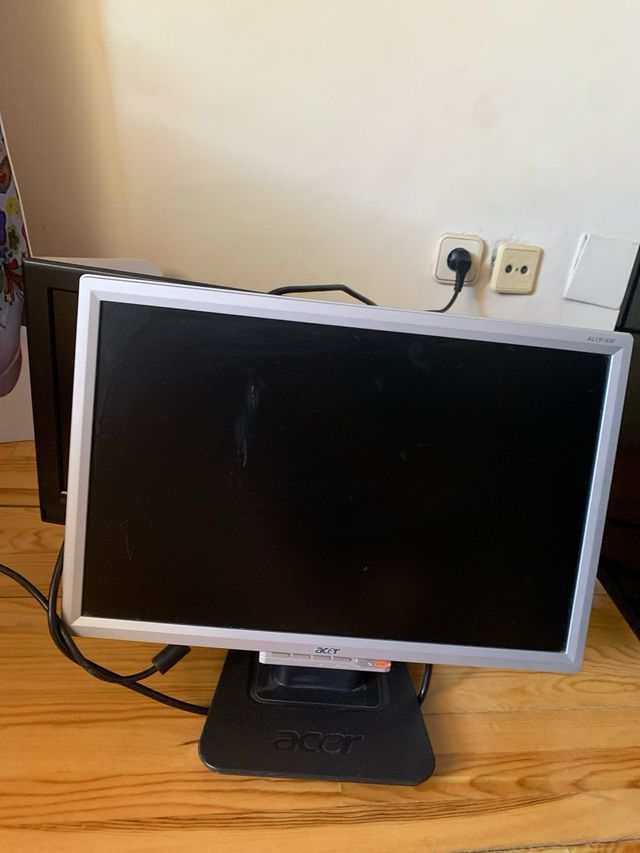 Monitor acer 19”