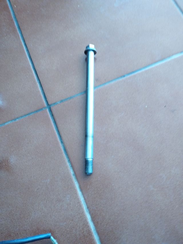 Eje delantero rueda Yamaha virago