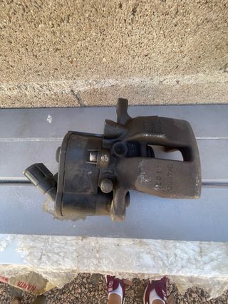 Pinza de freno  audi a6 c6 izquierda 