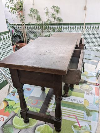 Mesita rustica antigua