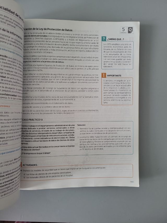 COMUNICACIÓN Y ATENCIÓN AL CLIENTE