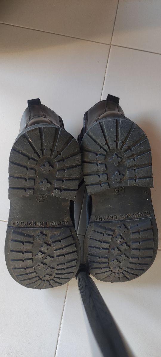 Botas de piel Junior.