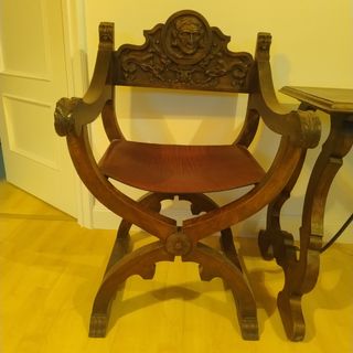 Mesa y dos butacas madera