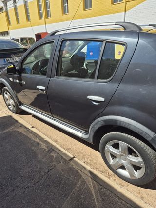 Dacia Sandero 2012