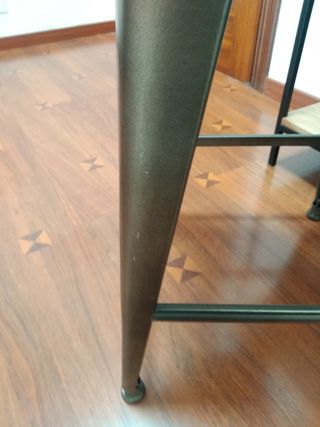 Taburete alto estilo industrial