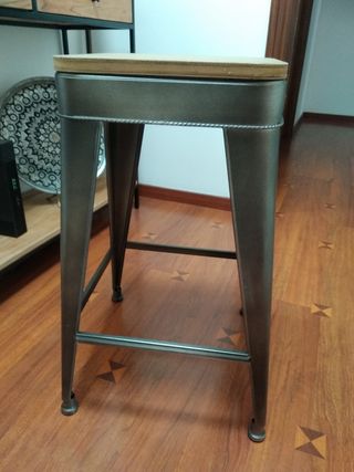 Taburete alto estilo industrial
