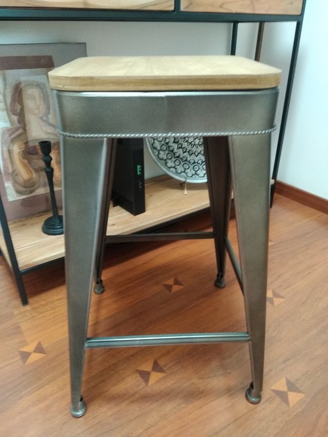 Taburete alto estilo industrial