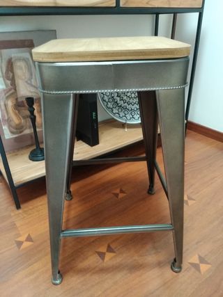 Taburete alto estilo industrial