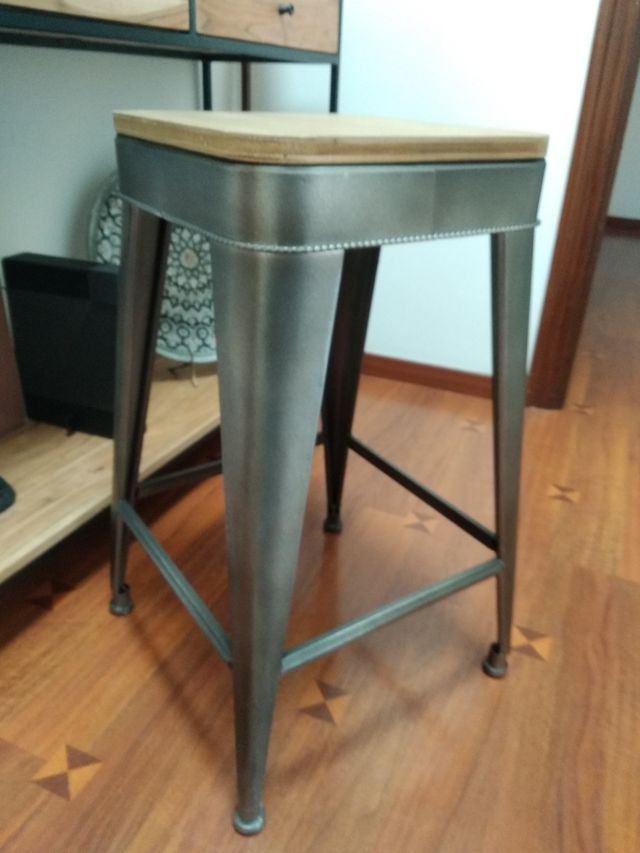Taburete alto estilo industrial