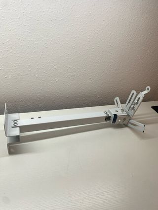 PROYECTOR portatil MERISNY con soporte para techo