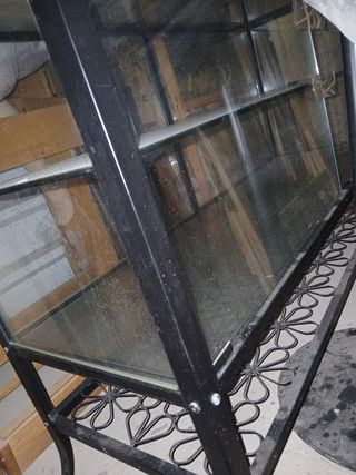 Mueble de cristal expositor.