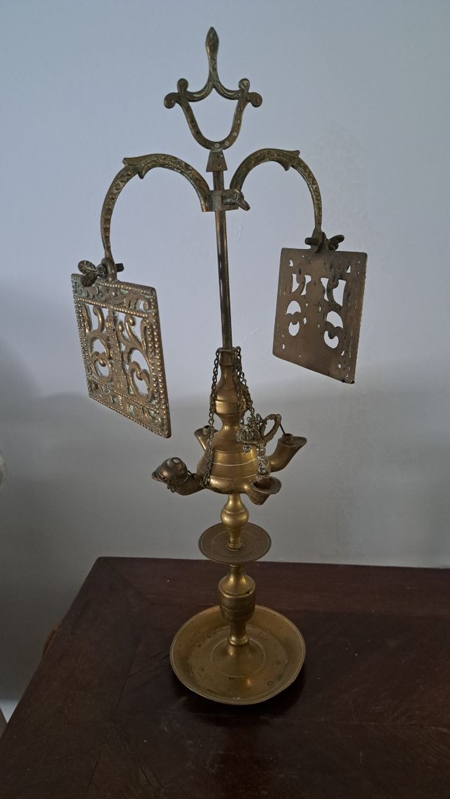 Lampada a olio antica, candela