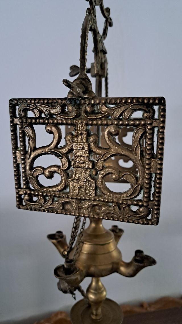 Lampada a olio antica, candela