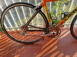 Bicicleta de carretera Orbea Euskatel.