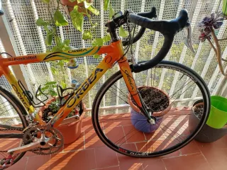 Bicicleta de carretera Orbea Euskatel.