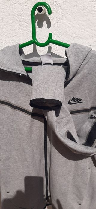 Sudadera nike tech gris 
