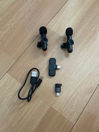 Par de microfonos inalámbricos.