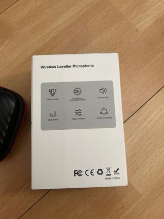 Par de microfonos inalámbricos.